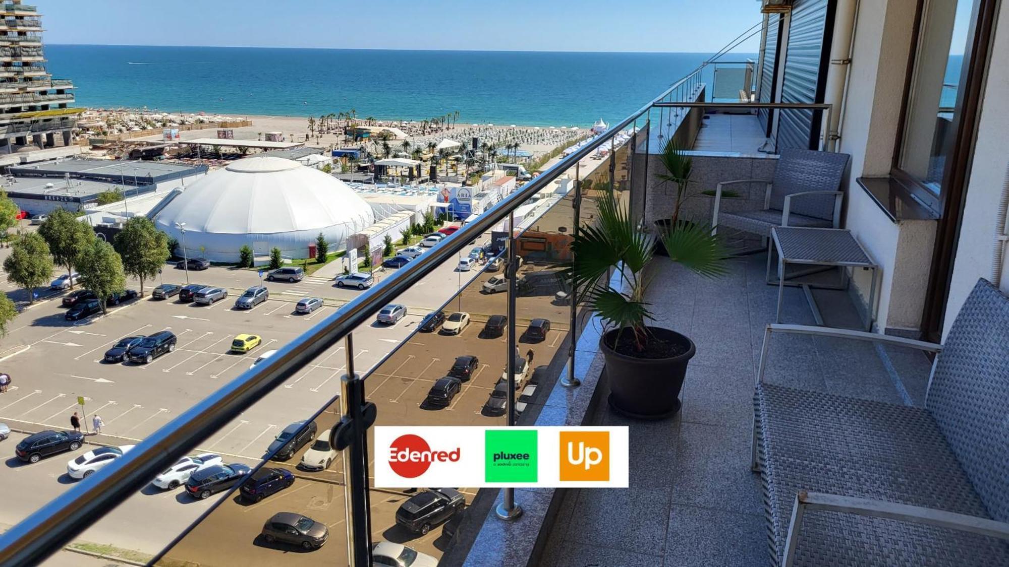 Seaview Cancun Apartments Summerland Mamaia Exteriör bild