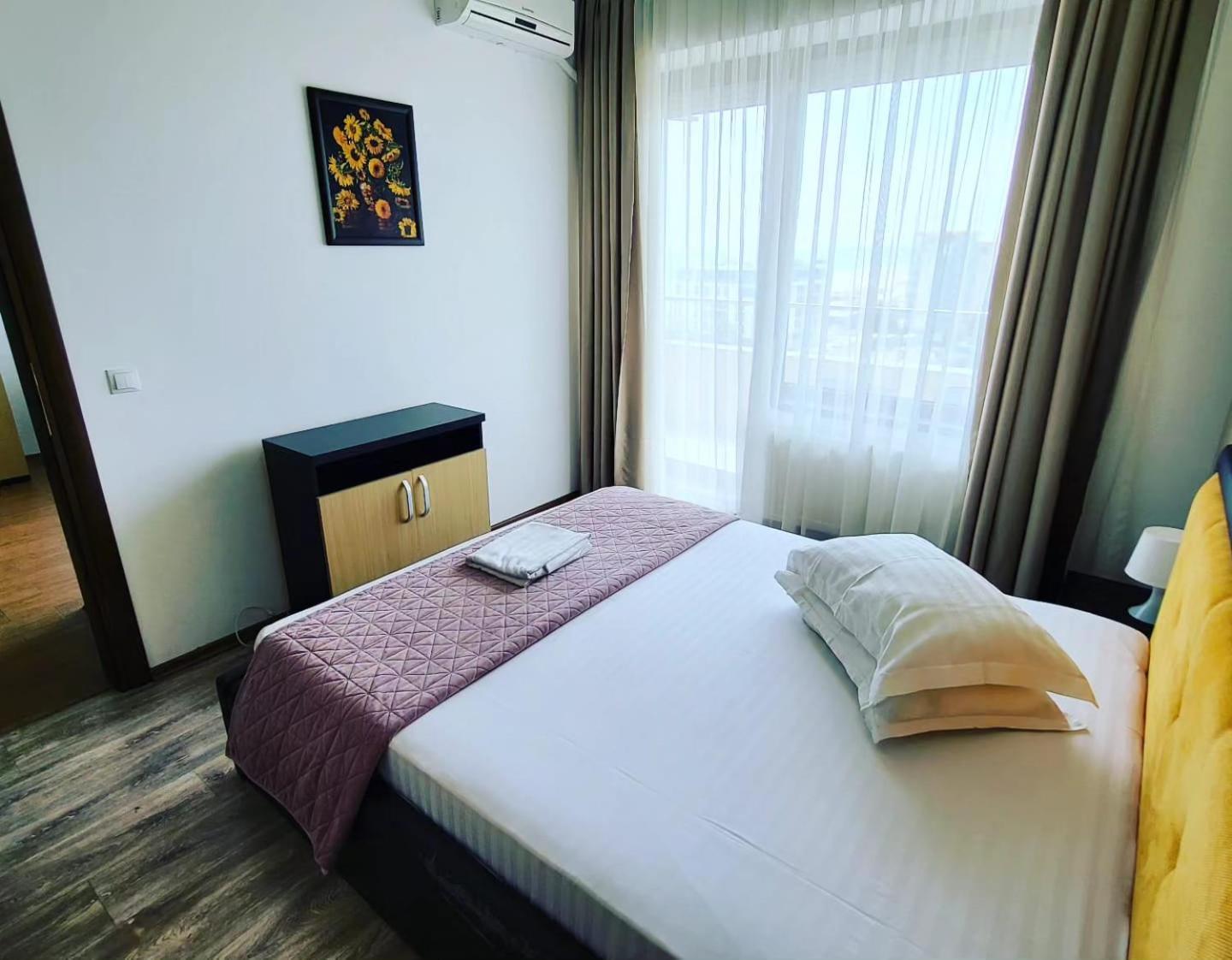 Seaview Cancun Apartments Summerland Mamaia Exteriör bild